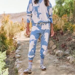 NWT The GREAT. The Cloud Wash Cropped Sweatpantt